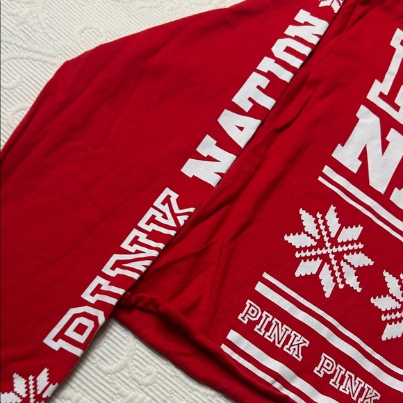 PINK Victoria's Secret Red Graphic Festive Crop Top. NWOT. Large - Picture 3 of 9